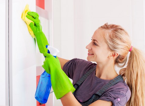 Professional move out cleaning service in Queenspark for a residential property